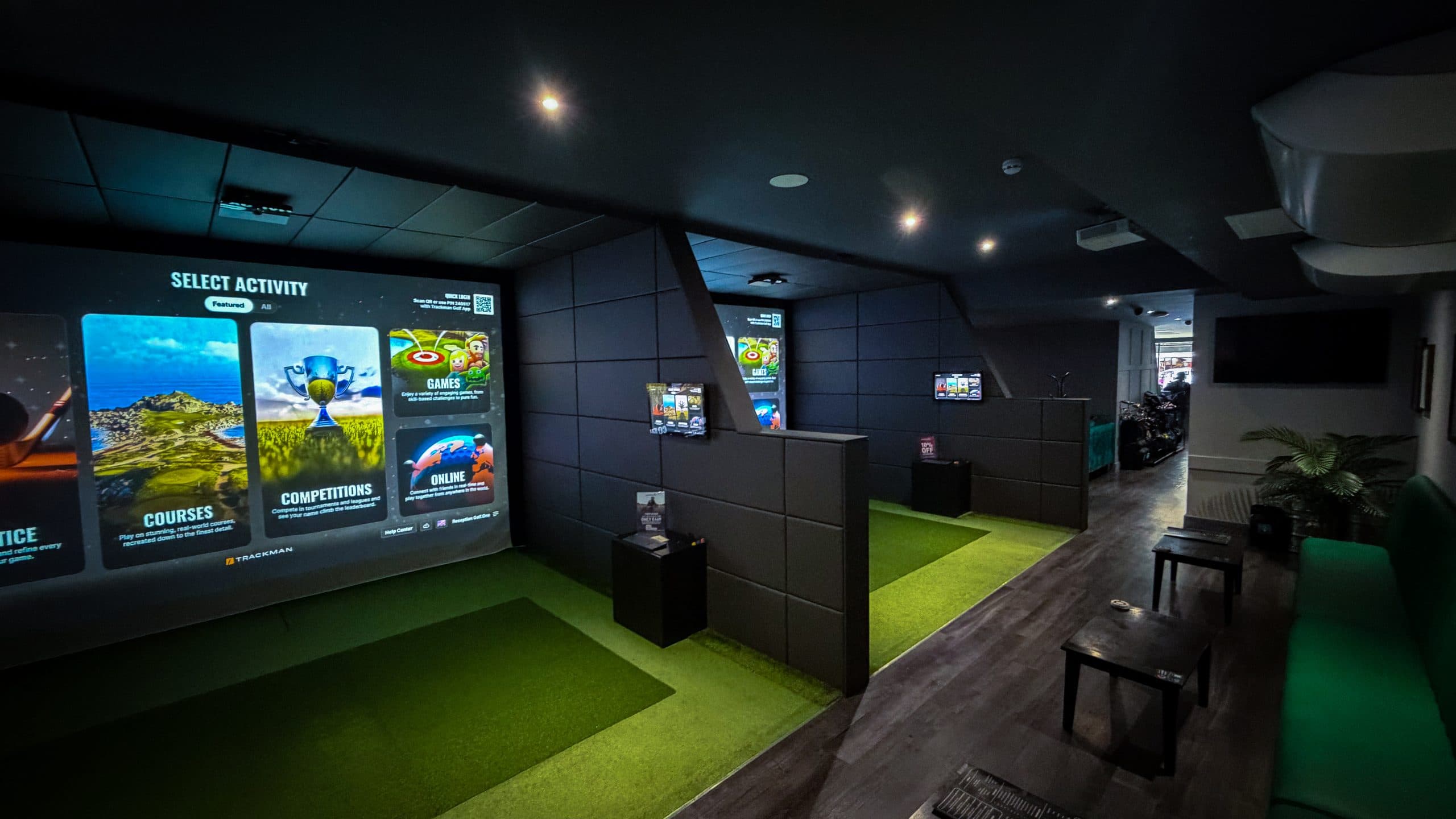 A Golf.One Trackman simulator bay